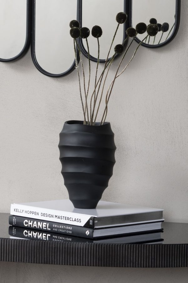 Contour Small Matt Black Aluminium Vase