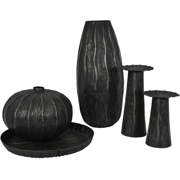 The Pelham range of vases and platters